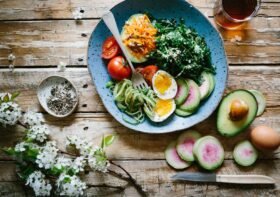 Podstawy zdrowego odżywiania: Jak zbalansować codzienną dietę?